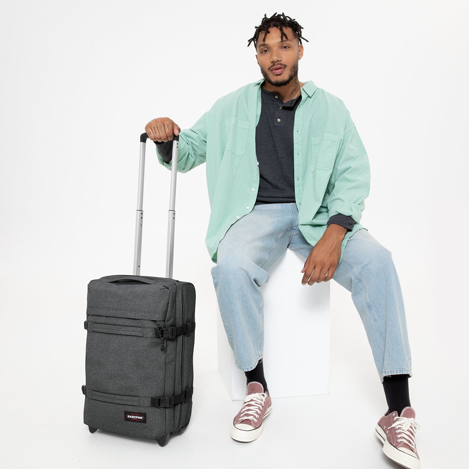 Eastpak TRANSIT'R S BLACK DENIM TEKERLEKLİ VALİZ