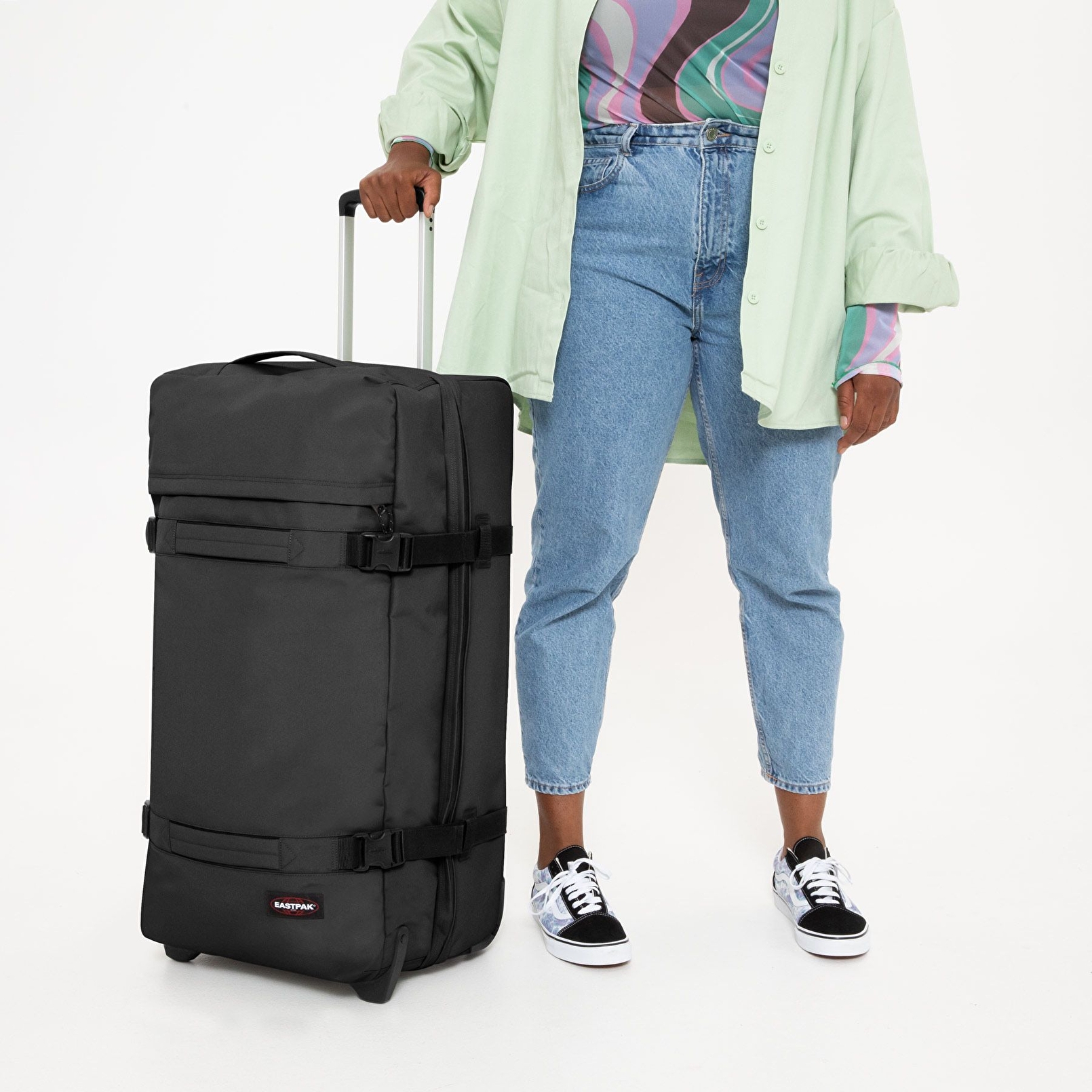 Eastpak TRANSIT'R L BLACK TEKERLEKLİ VALİZ