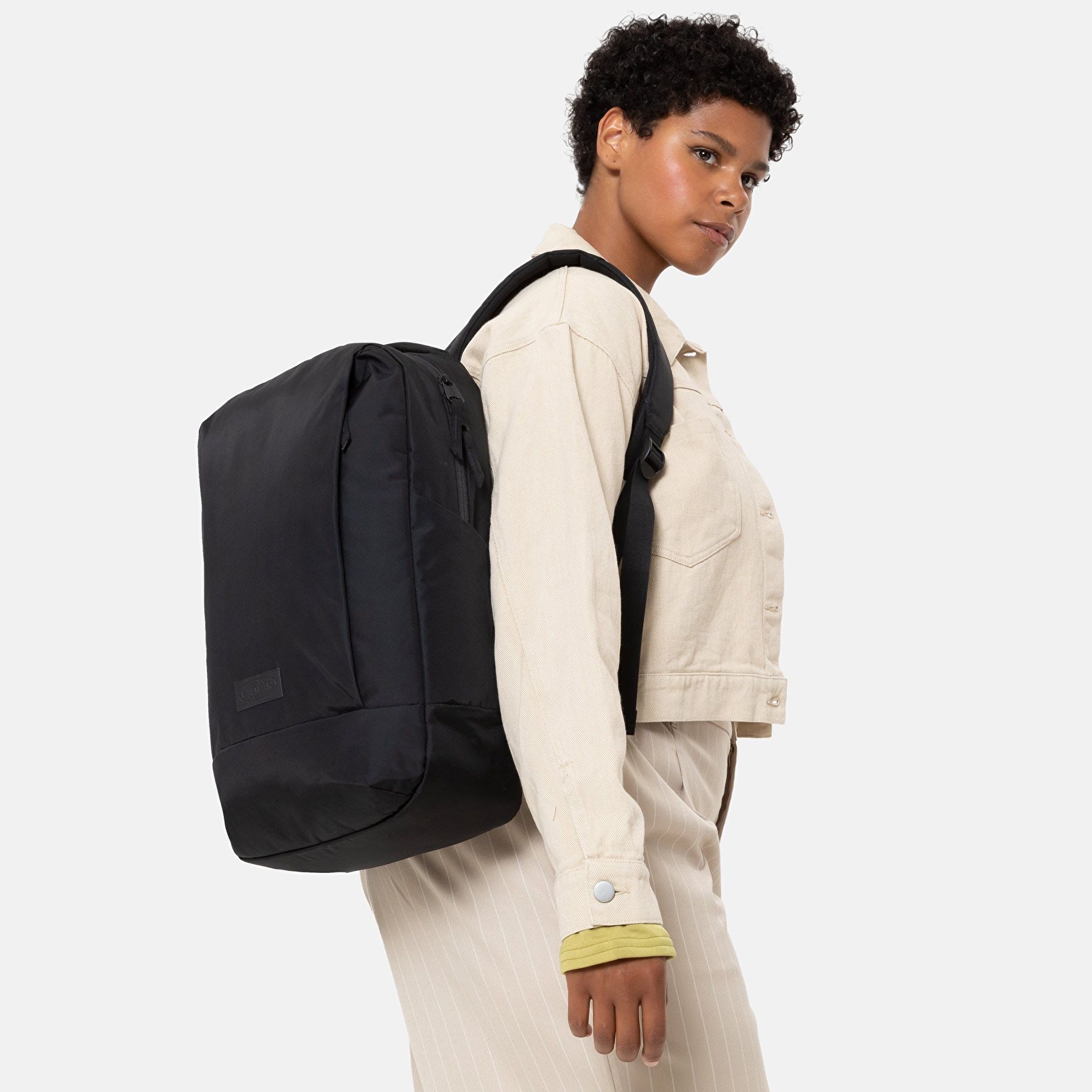 Eastpak TECUM F CNNCT F BLACK SIRT ÇANTASI