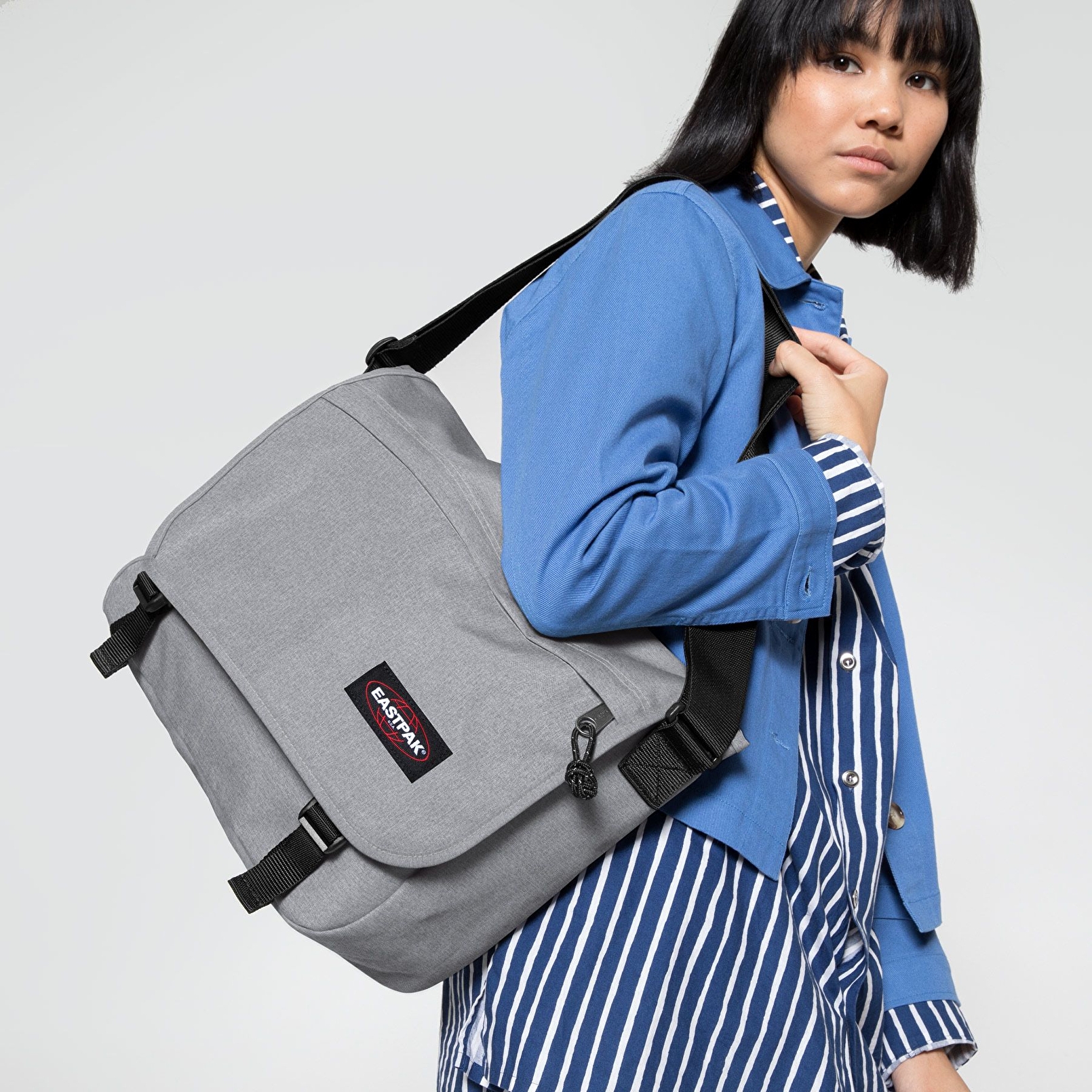 Eastpak DELEGATE + SUNDAY GREY OMUZ ÇANTASI