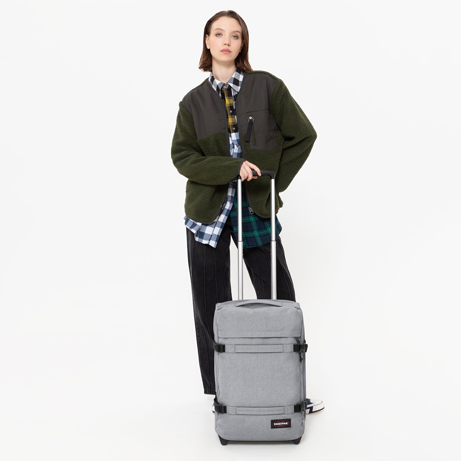 Eastpak TRANSIT'R S SUNDAY GREY TEKERLEKLİ VALİZ