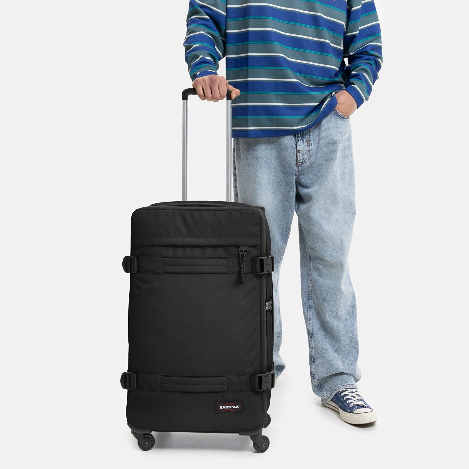 Eastpak TRANSIT'R 4 M BLACK TEKERLEKLİ BAVUL