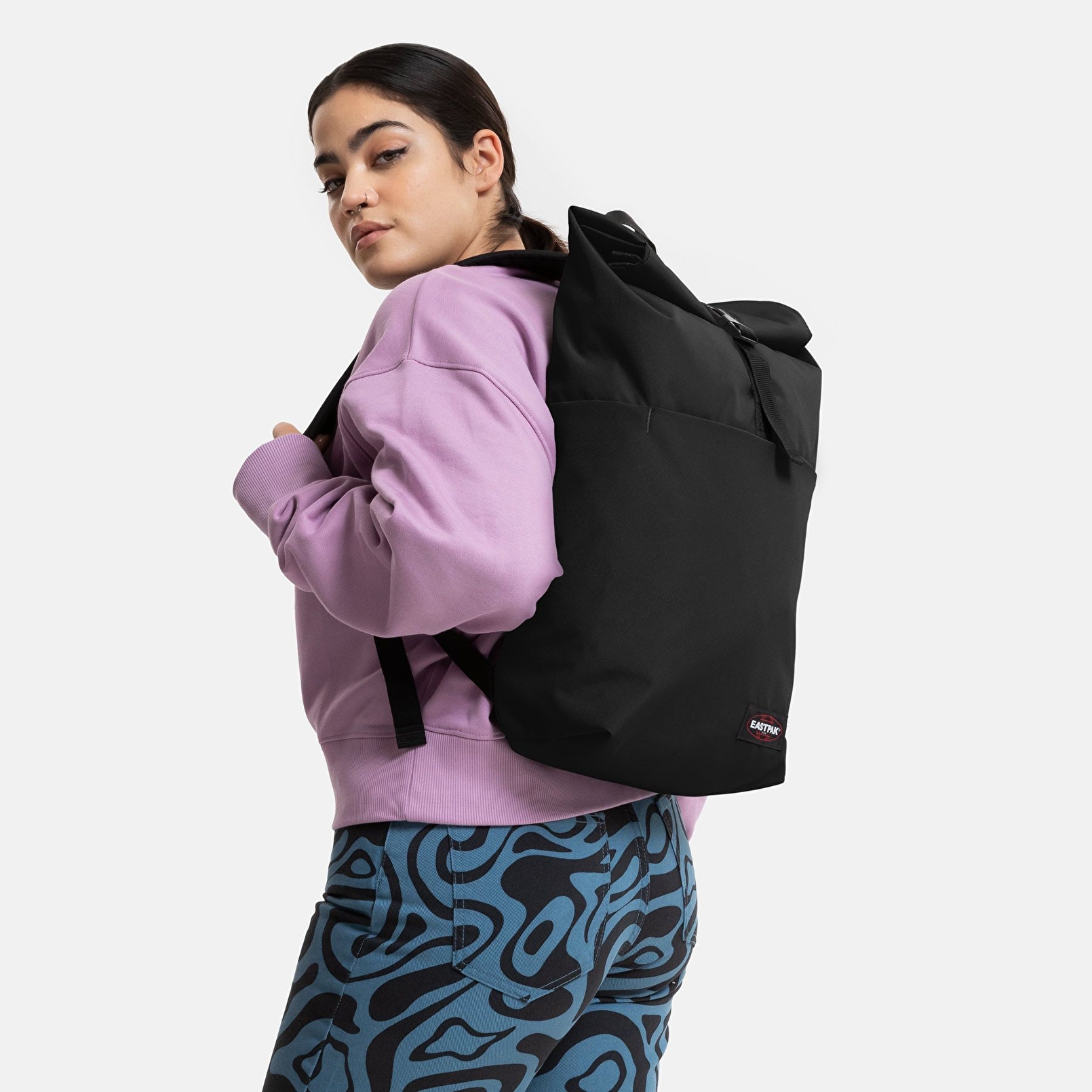 Eastpak UP ROLL BLACK SIRT ÇANTASI
