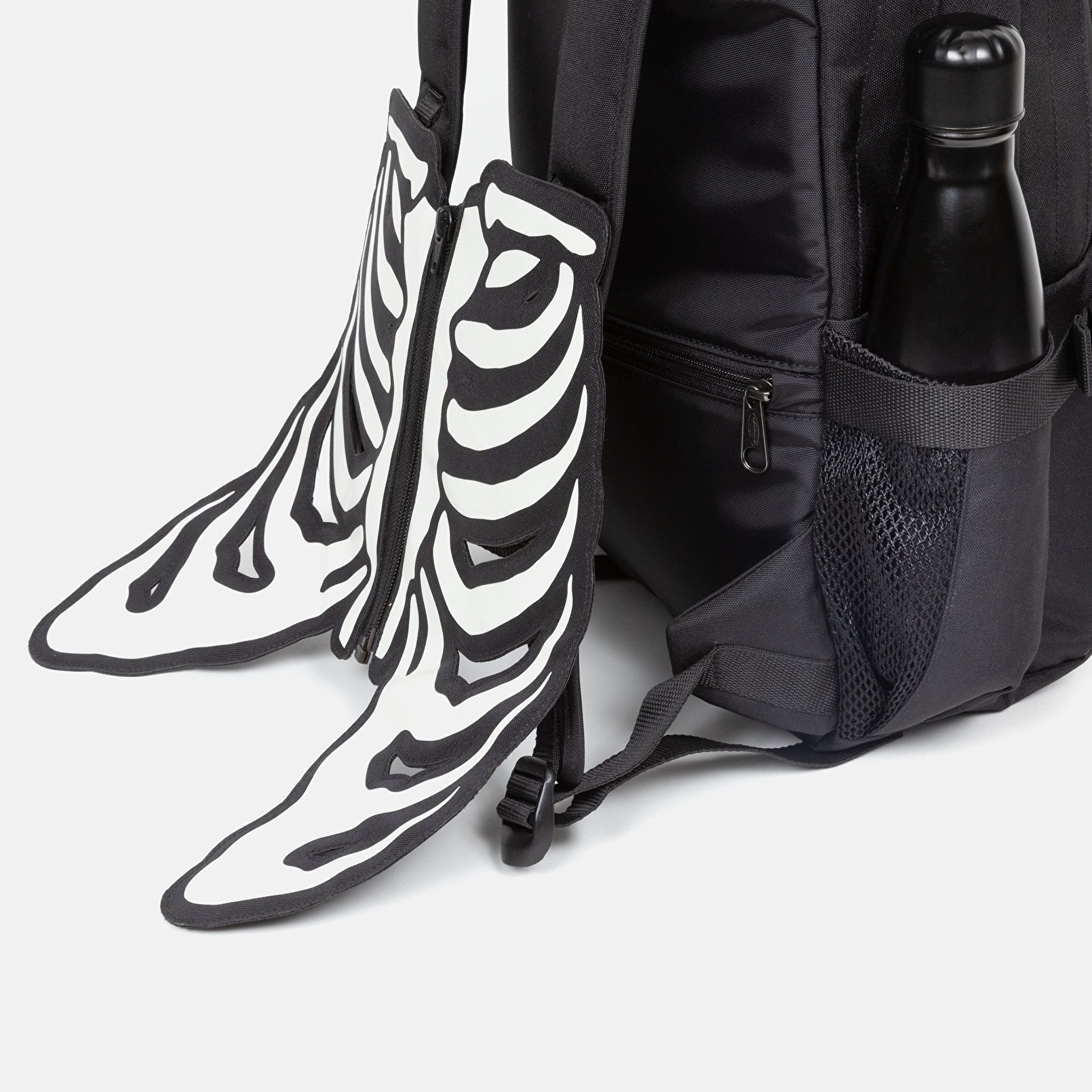 Eastpak PLEASURES X EASTPAK GERYS SKELETON BLACK SKELETON SIRT ÇANTASI