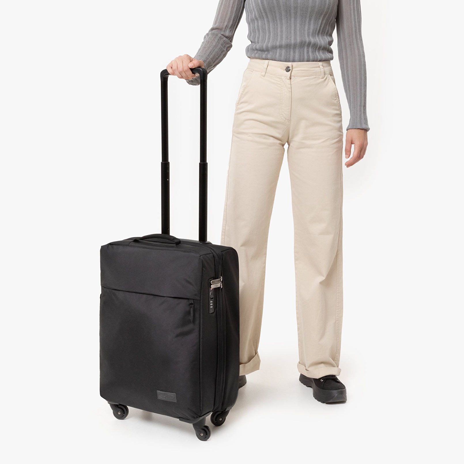 Eastpak CNNCT F WHEEL CNNCT F BLACK TEKERLEKLİ VALİZ