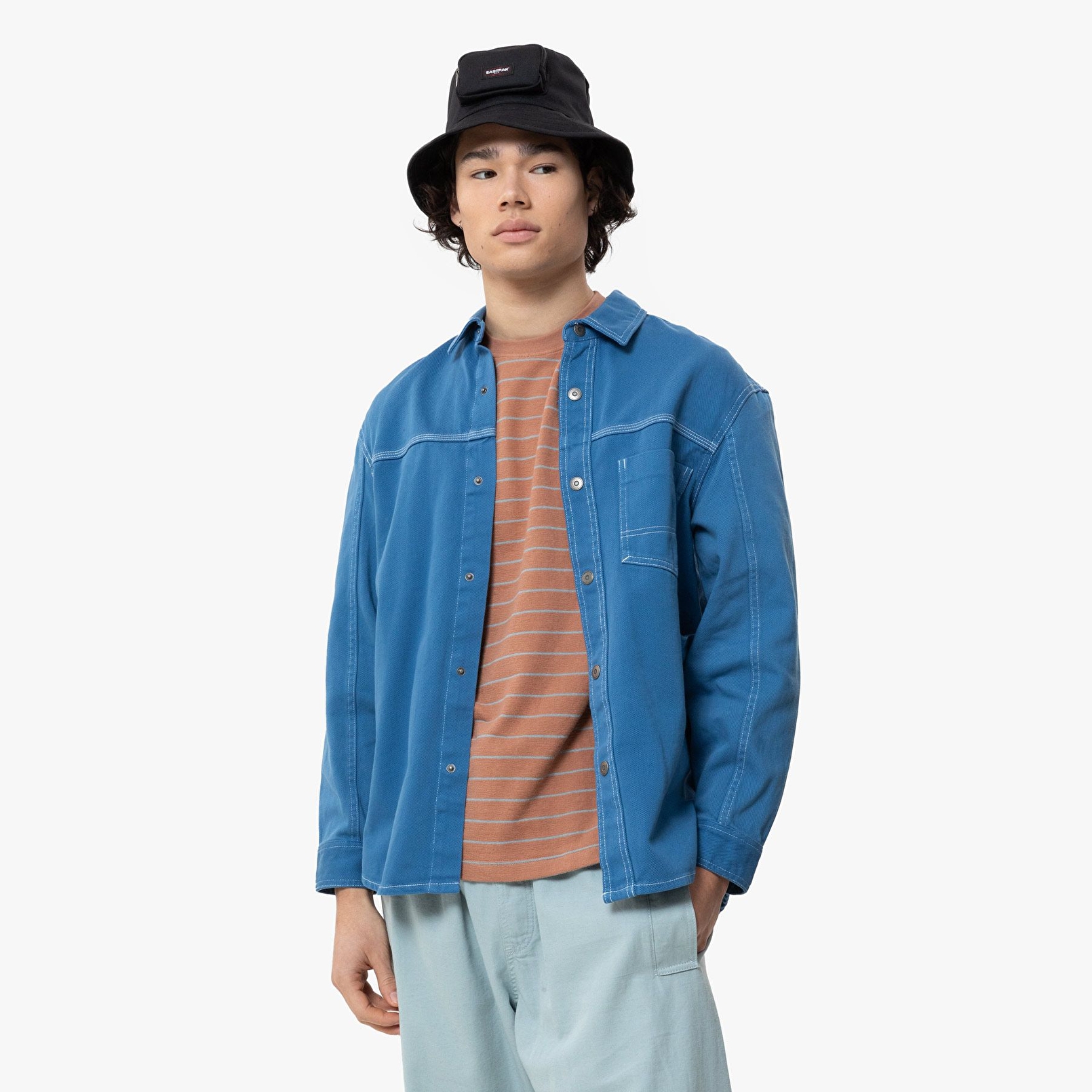 Eastpak BUKHAT BLACK BUCKET ŞAPKA