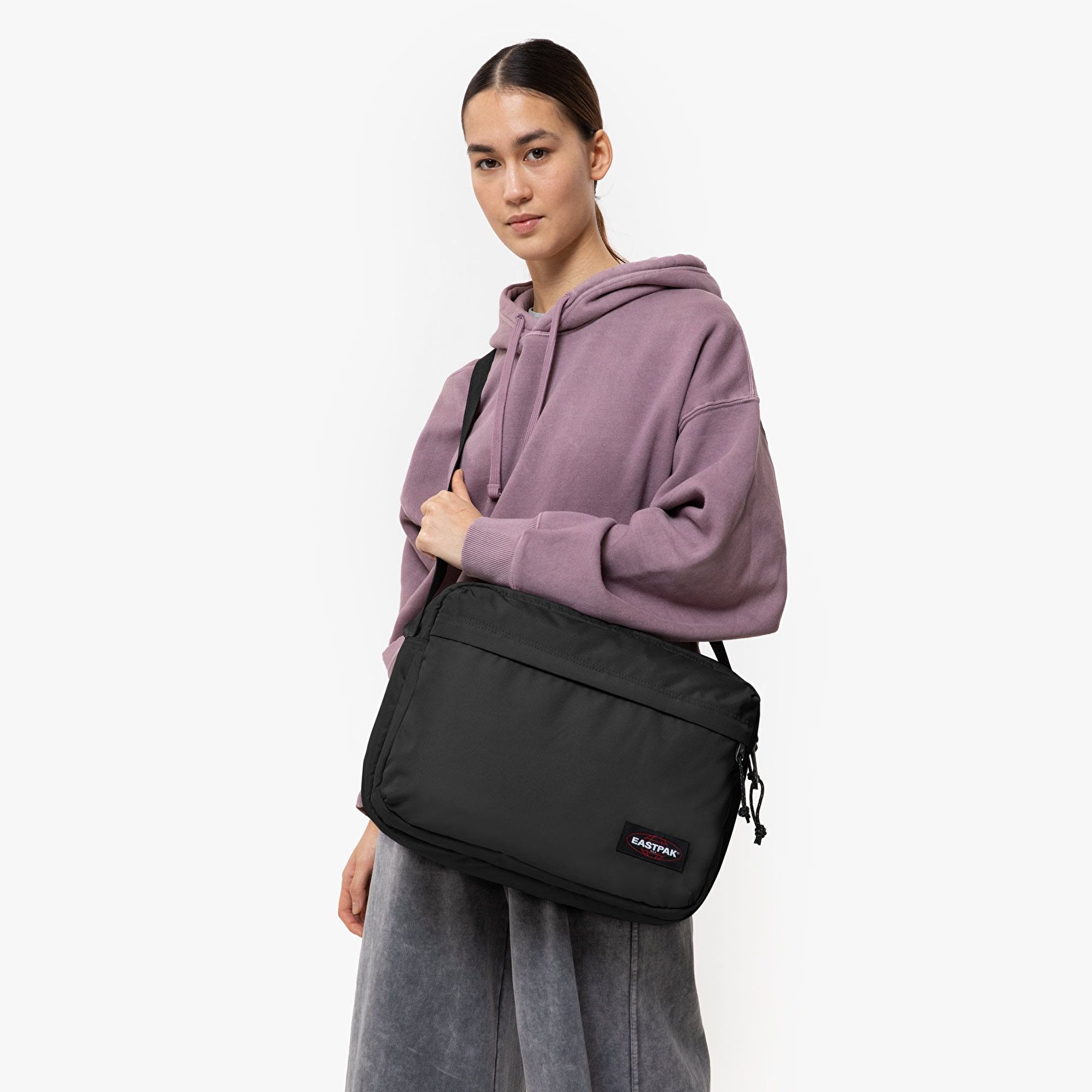 Eastpak CROSSER BLACK OMUZ ÇANTASI