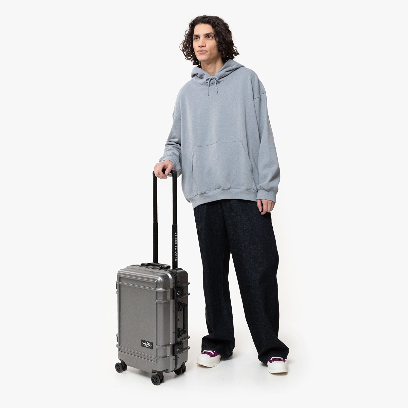 Eastpak RESIST'R CASE S BRUSHED METAL TEKERLEKLİ VALİZ