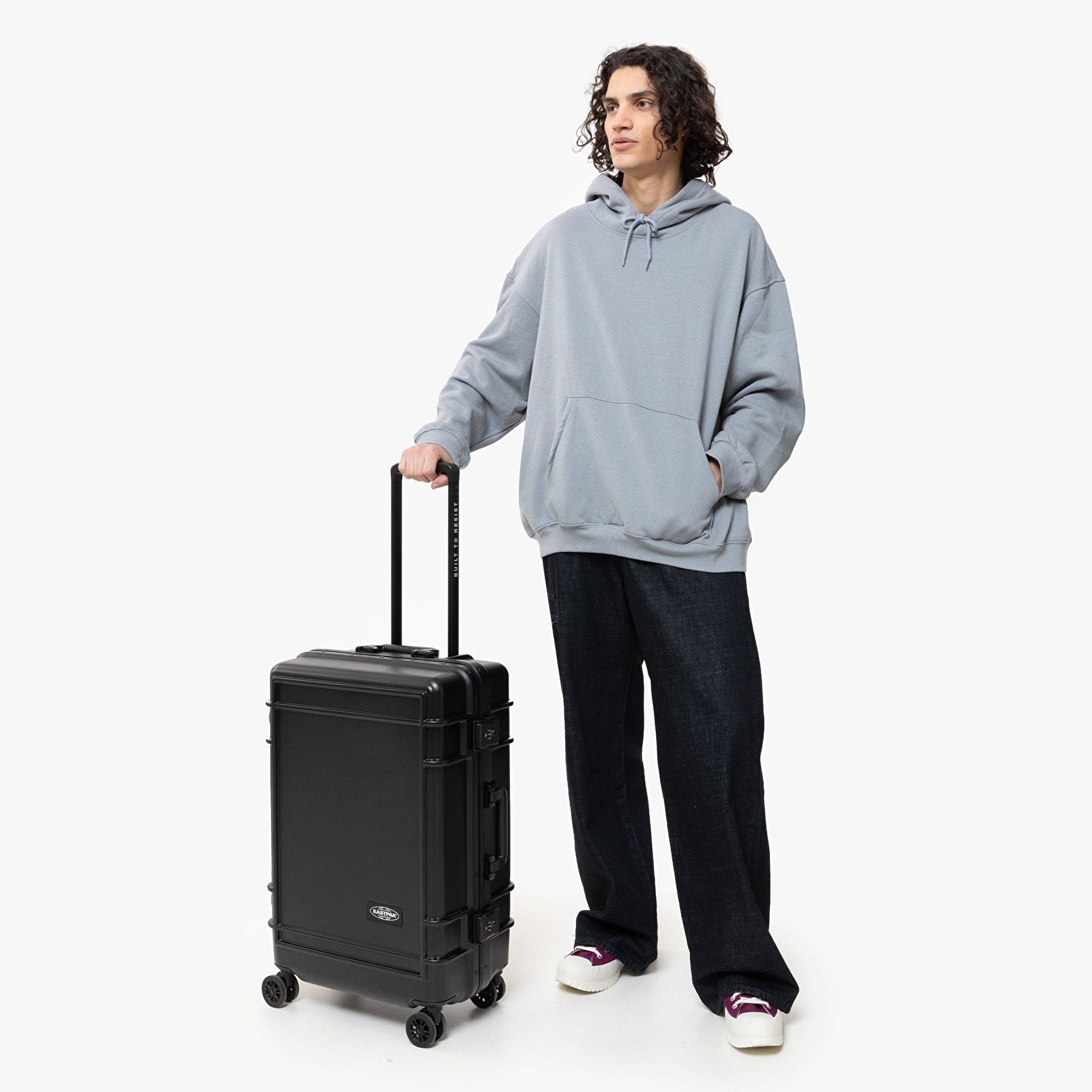 Eastpak RESIST'R CASE M BLACK TEKERLEKLİ VALİZ