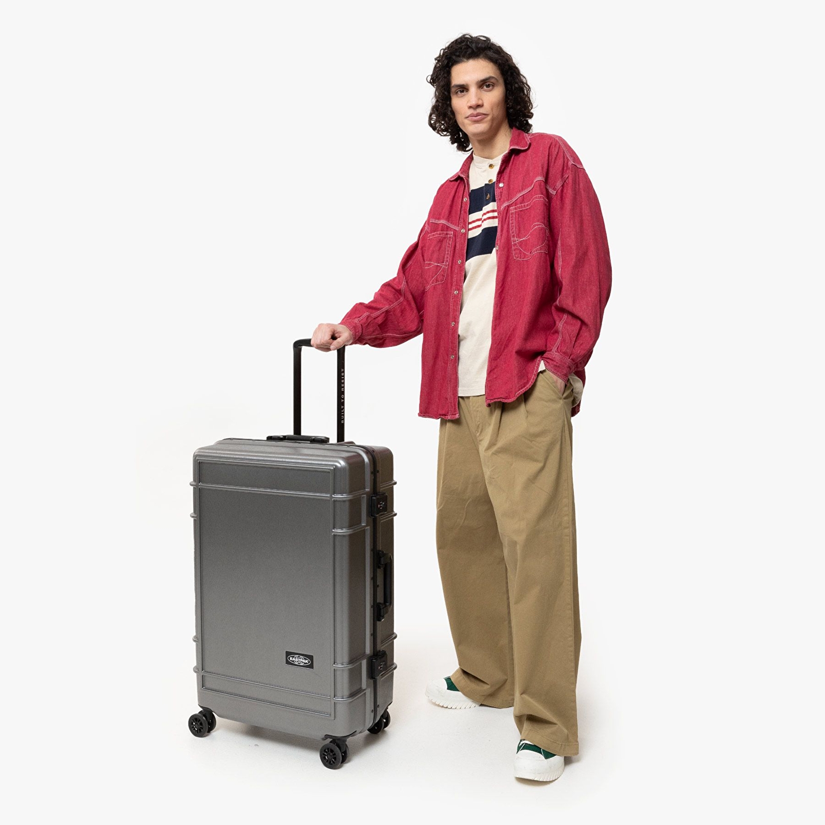 Eastpak RESIST'R CASE L BRUSHED METAL TEKERLEKLİ VALİZ