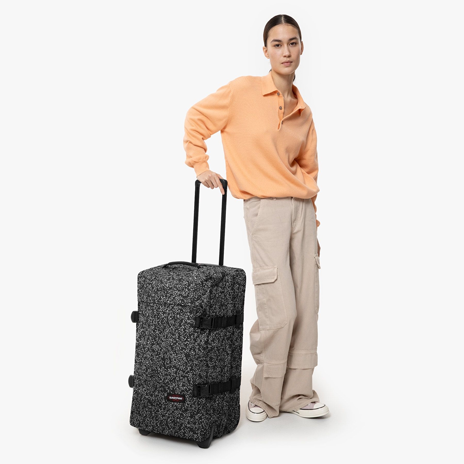 Eastpak TRANVERZ M GLITSPLASHBLACK TEKERLEKLİ VALİZ