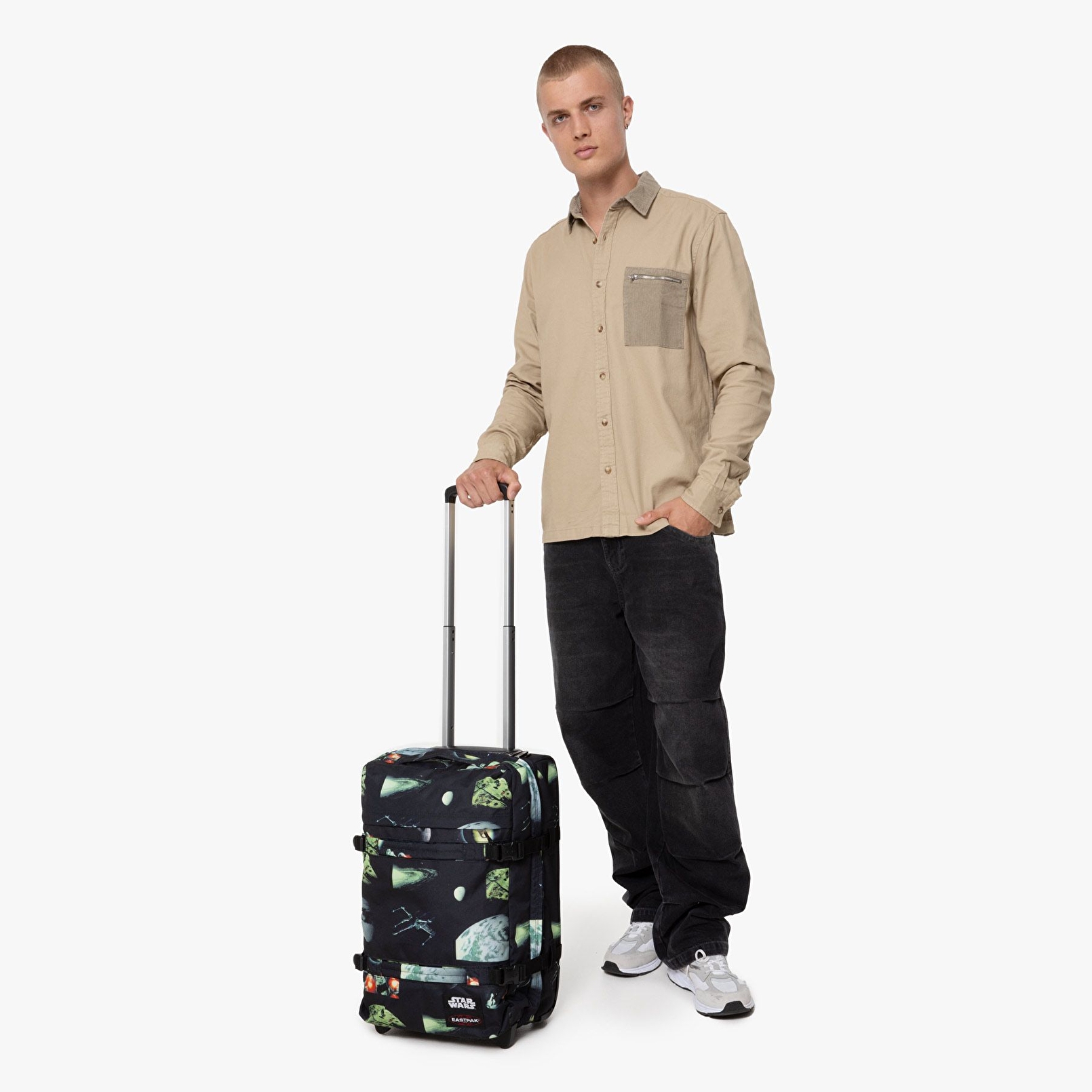 Eastpak STAR WARS X EASTPAK TRANSIT'R S SW GALAXY BLACK TEKERLEKLİ VALİZ