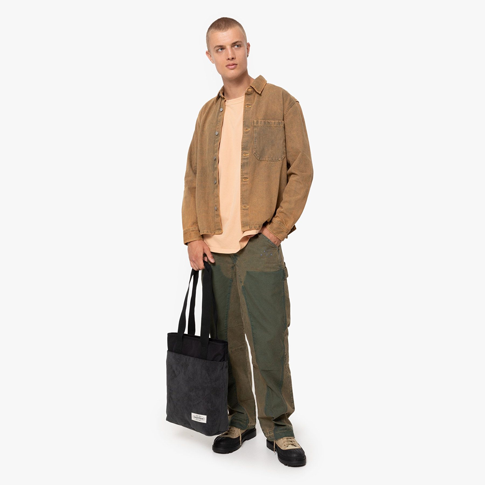 Eastpak SHOPP'R TOTE CORDFUNK BLACK OMUZ ÇANTASI