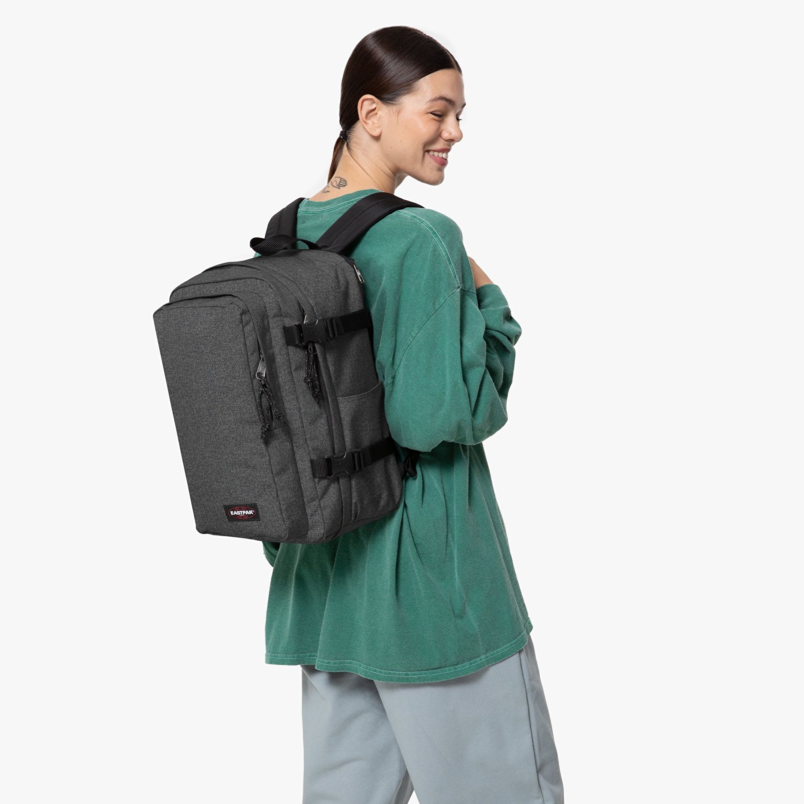 Eastpak CABIN PAK'R BLACK DENIM SIRT ÇANTASI
