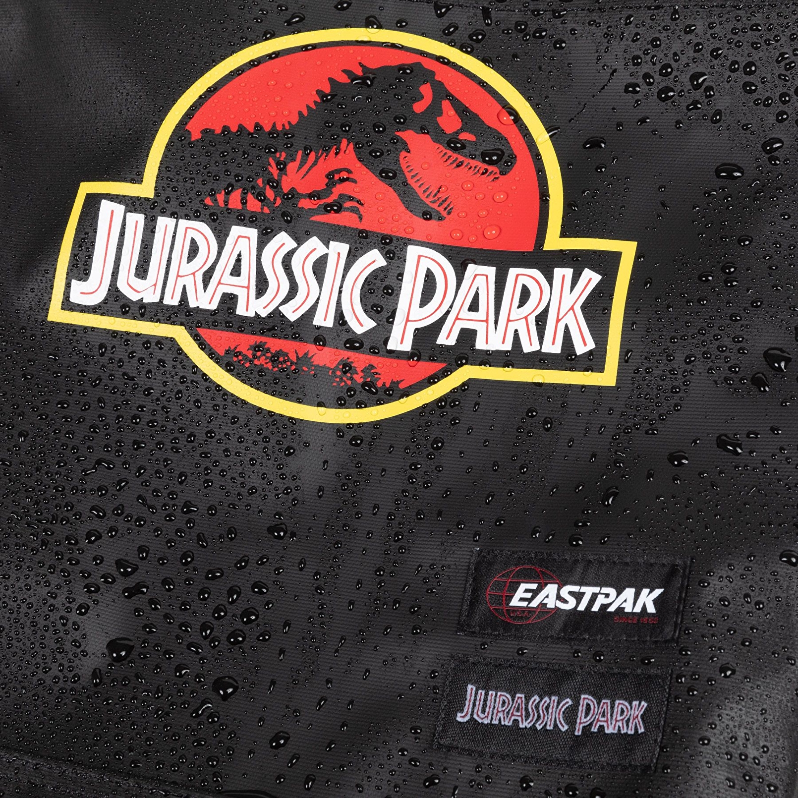 Eastpak JURASSIC PARK X EASTPAK DAY PAK'R JP POSTER SIRT ÇANTASI