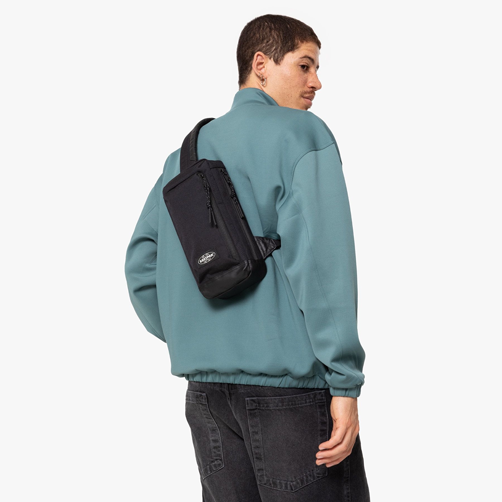 Eastpak ICON SLING ON BLACK SIRT ÇANTASI