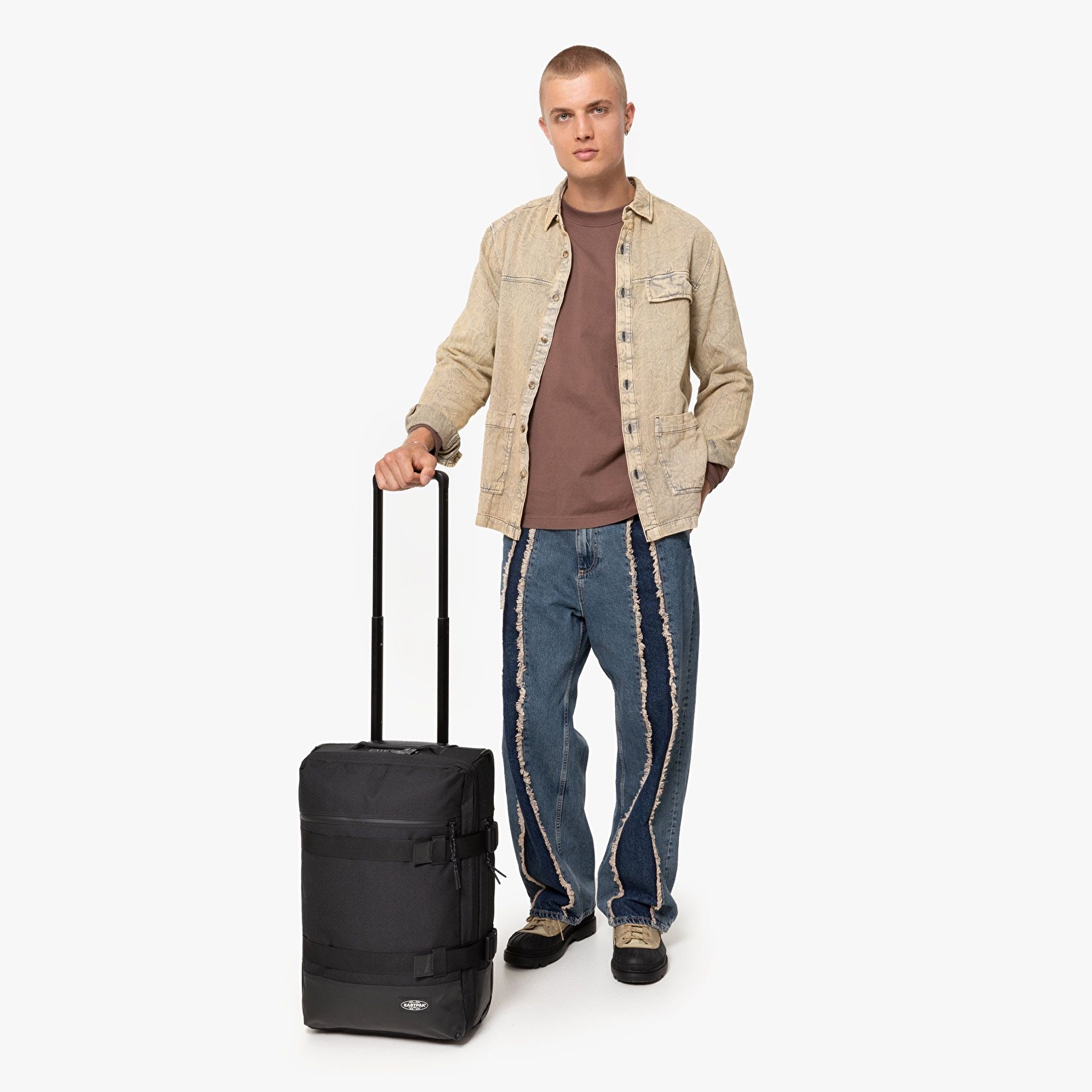 Eastpak ICON TRAVEL'R S ON BLACK TEKERLEKLİ VALİZ