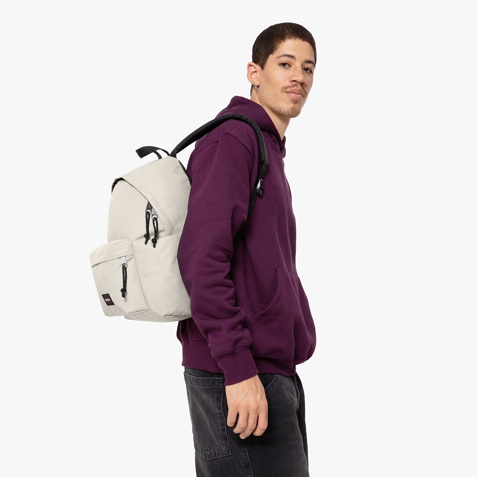 Eastpak DAY PAK'R GUM WHITE SIRT ÇANTASI
