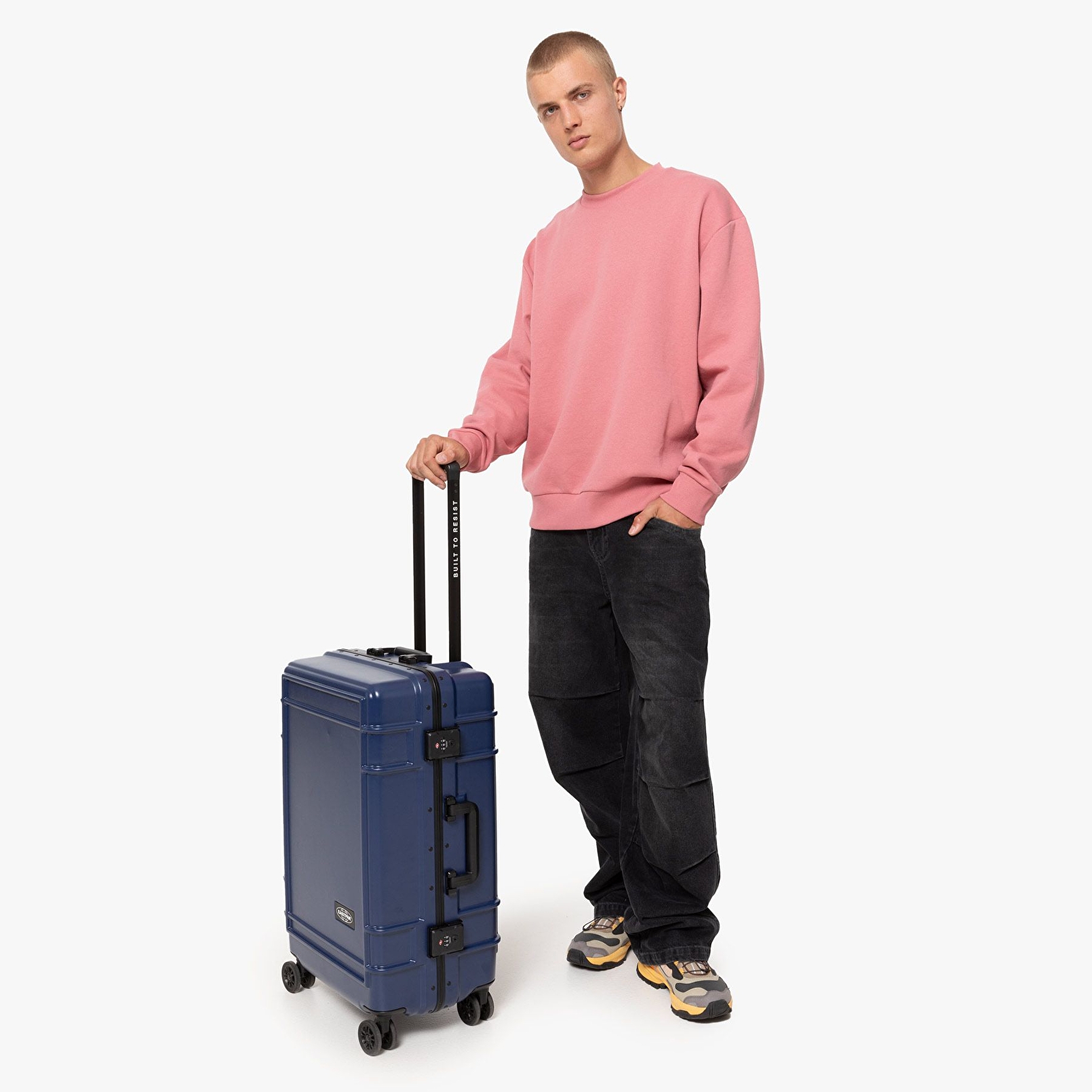 Eastpak RESIST'R CASE M ULTRA MARINE TEKERLEKLİ VALİZ