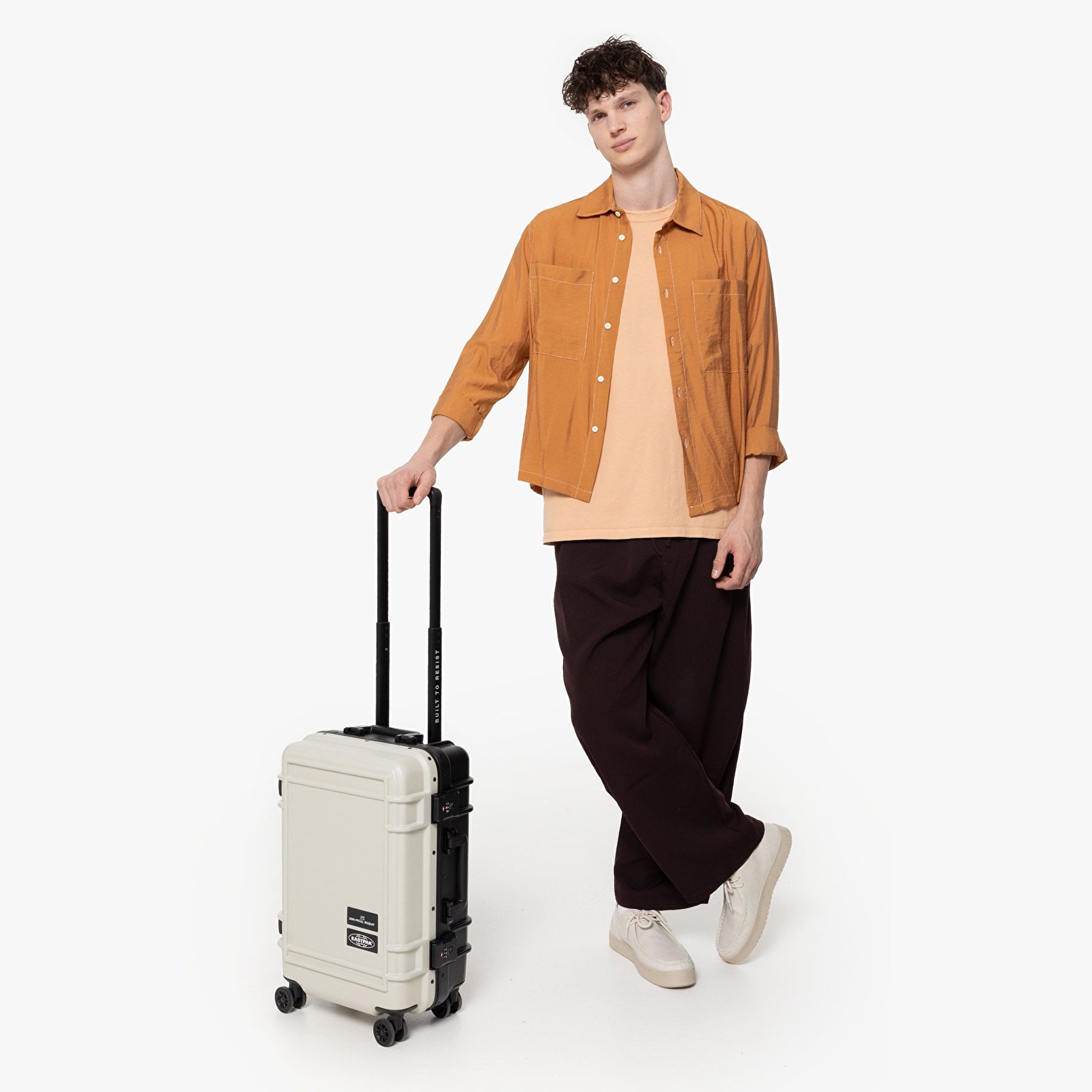 Eastpak BASQUIAT X EASTPAK RESIST'R CASE S BASQUIAT PEGASUS TEKERLEKLİ VALİZ
