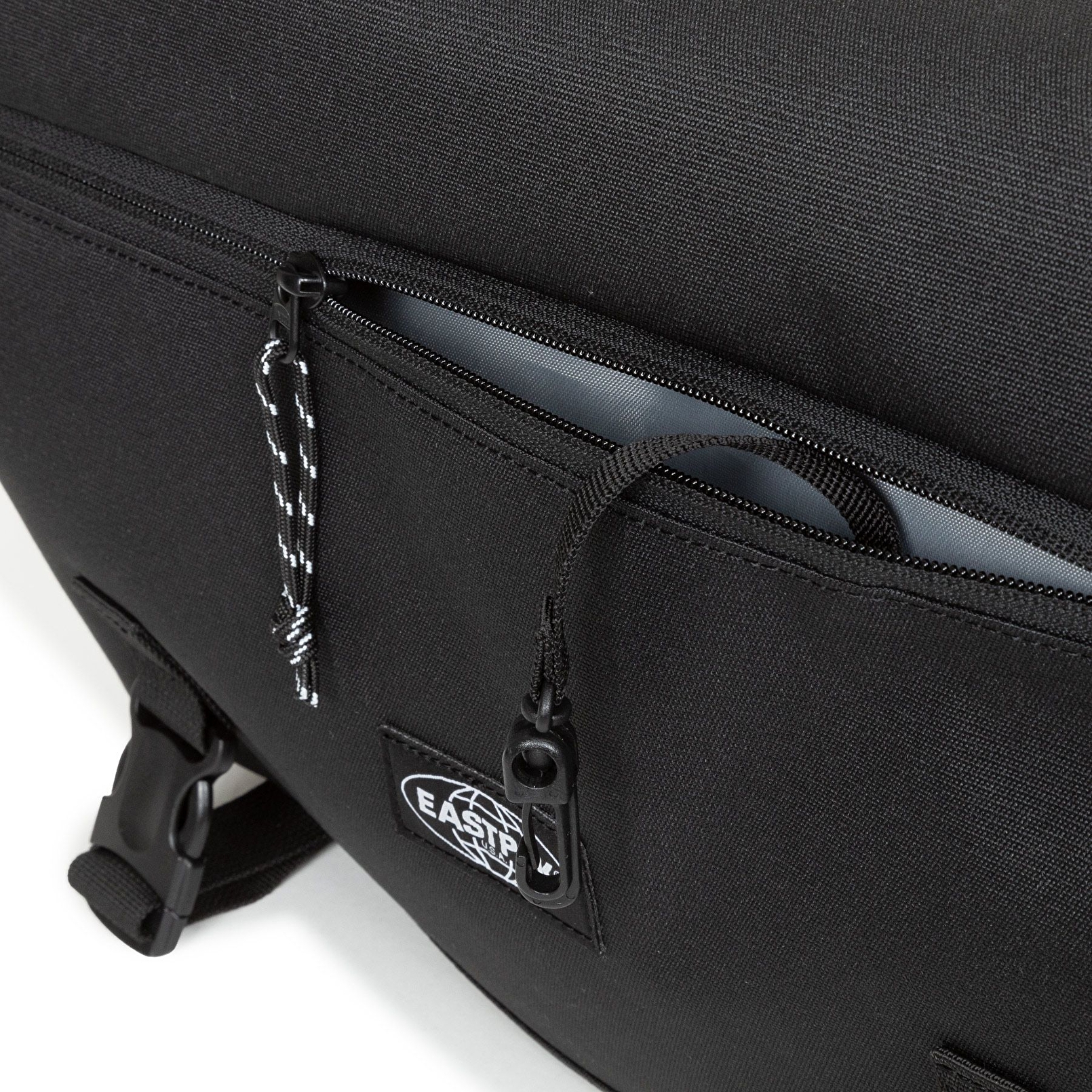 Eastpak COURIER PRO CS BLACK PRO OMUZ ÇANTASI
