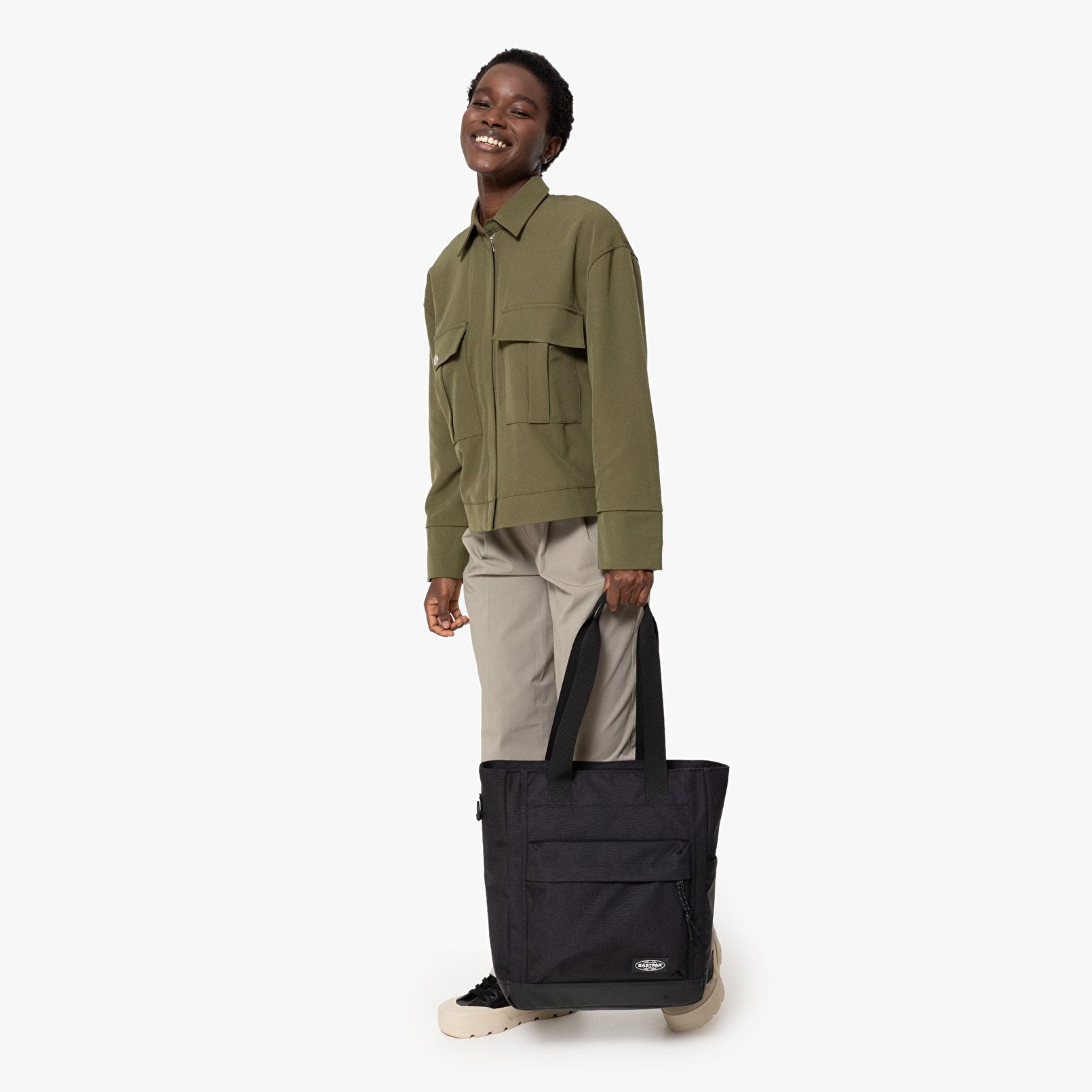 Eastpak ICON TRAVEL TOTE ON BLACK OMUZ ÇANTASI