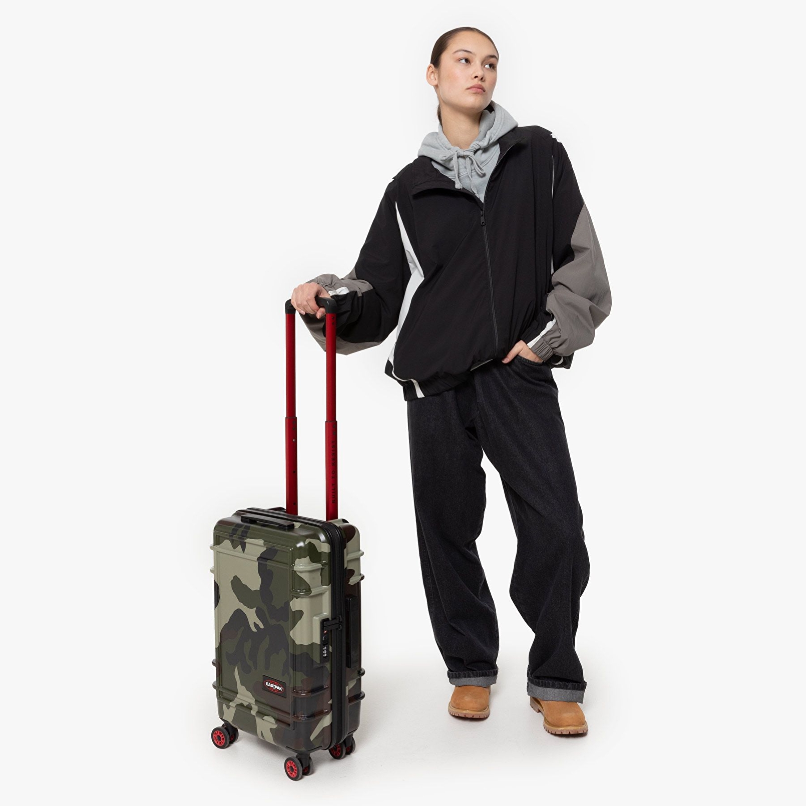 Eastpak RESIST'R ZIP CABIN CAMO TEKERLEKLİ VALİZ