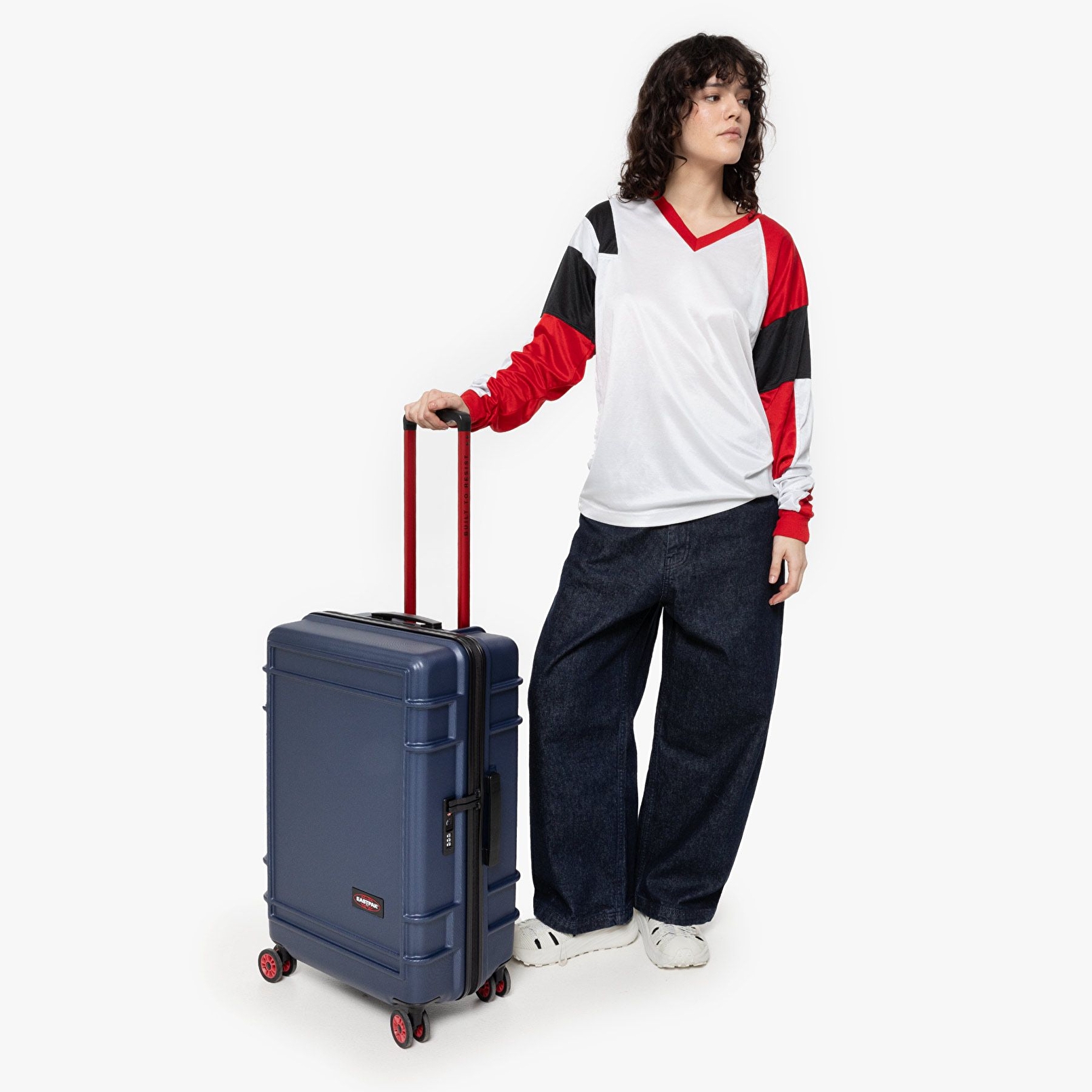 Eastpak RESIST'R ZIP M MARINE NAVY TEKERLEKLİ VALİZ