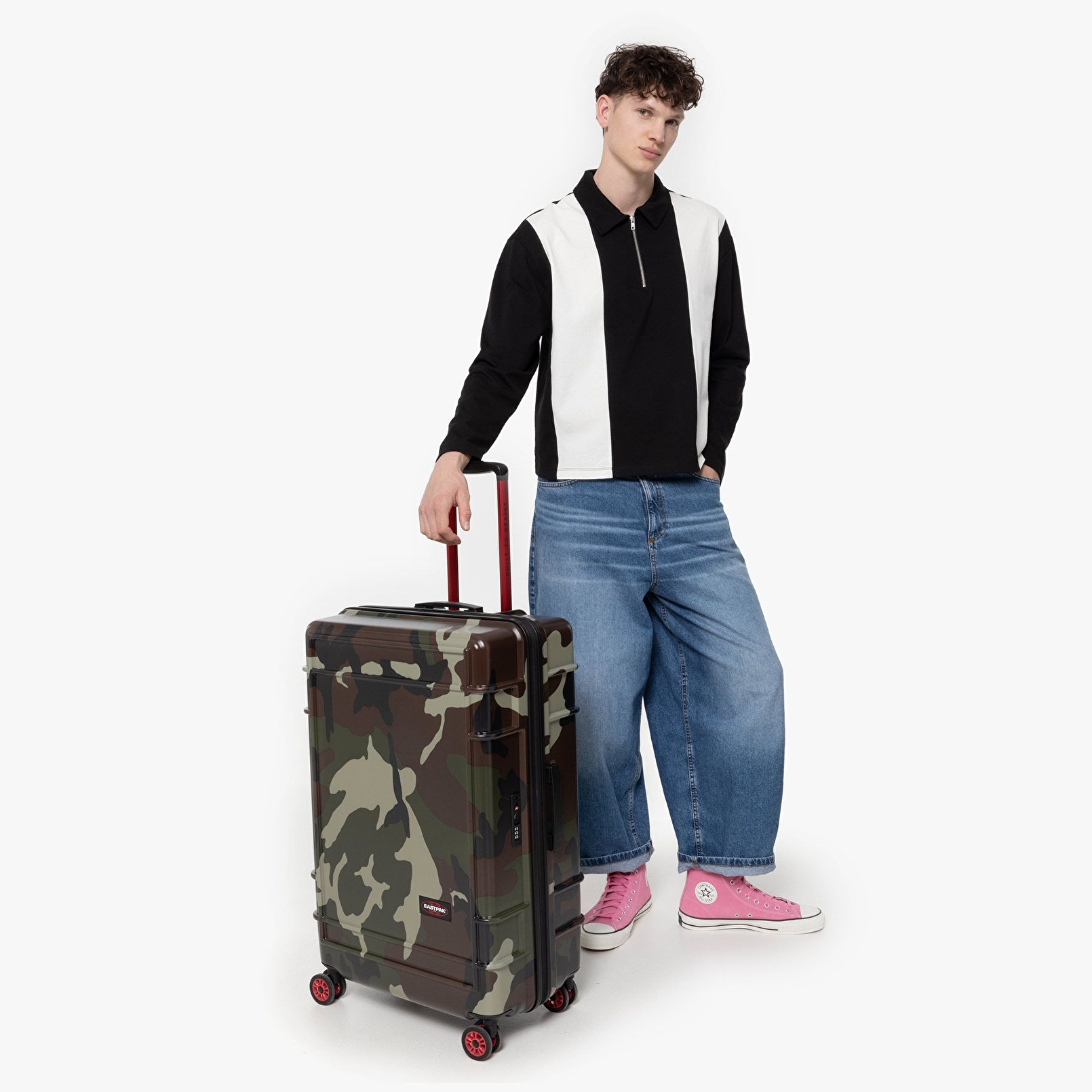 Eastpak RESIST'R ZIP L CAMO TEKERLEKLİ VALİZ