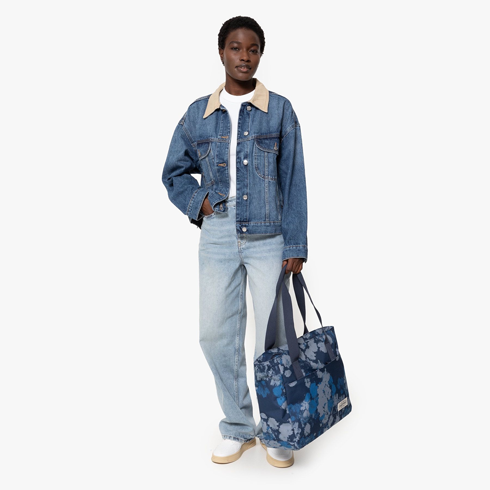 Eastpak CARRY TOTE BAG WASHED PRINT BLUE OMUZ ÇANTASI