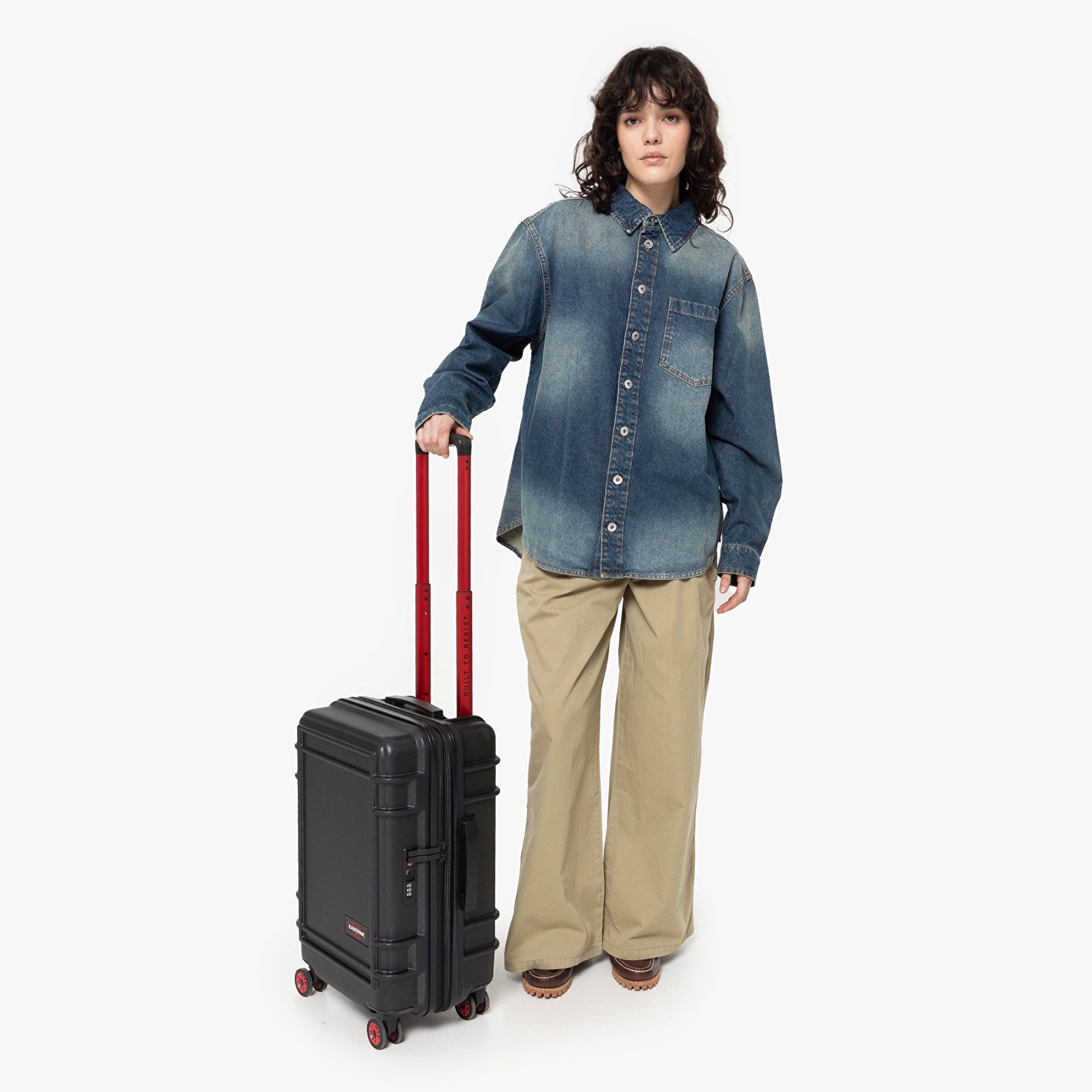 Eastpak RESIST'R ZIP S BLACK TEKERLEKLİ VALİZ