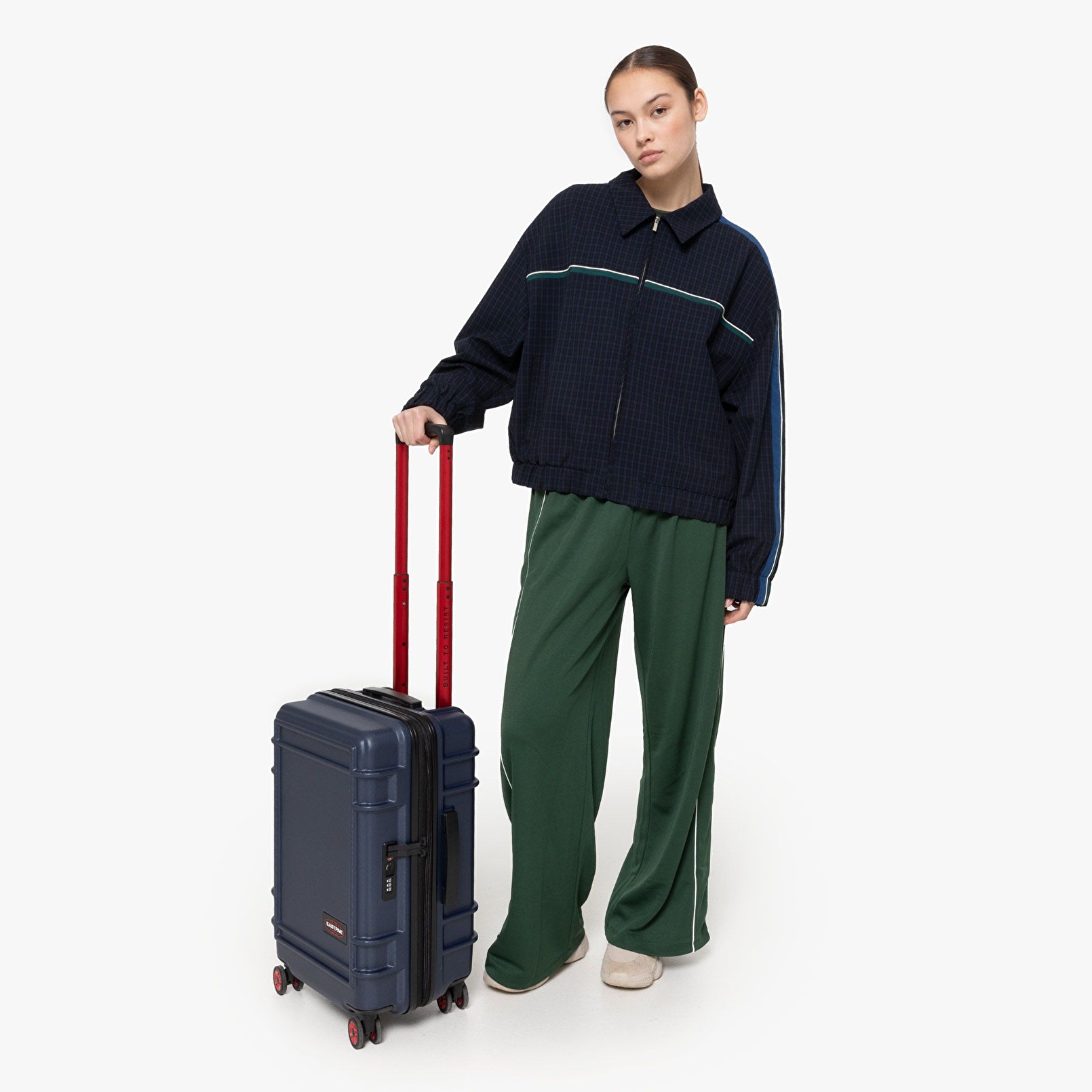 Eastpak RESIST'R ZIP S MARINE NAVY TEKERLEKLİ VALİZ