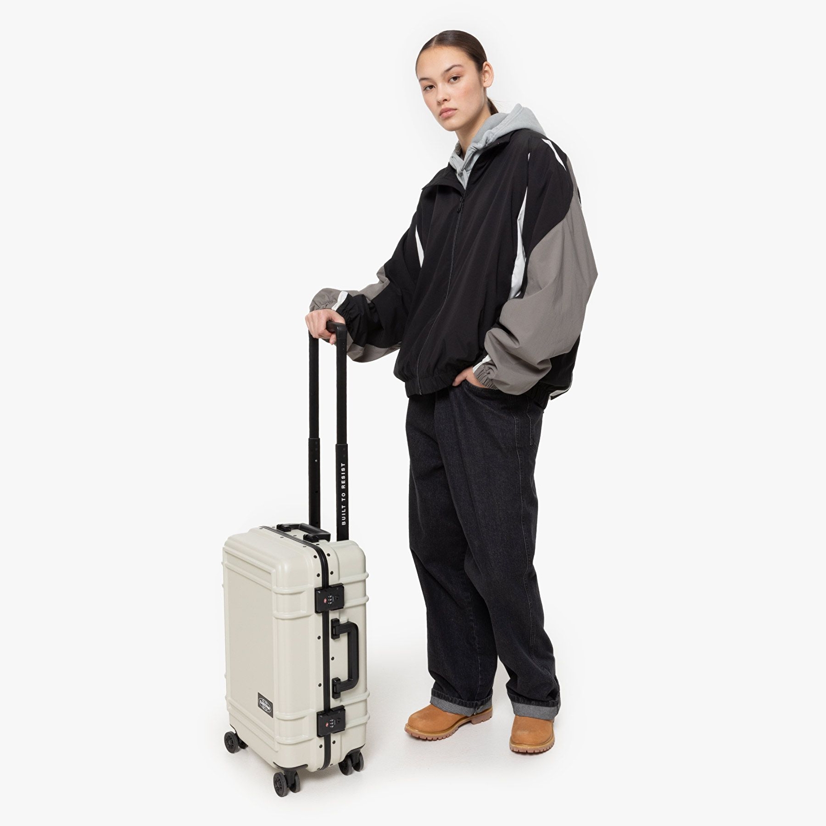 Eastpak RESIST'R CASE S SAND TEKERLEKLİ VALİZ