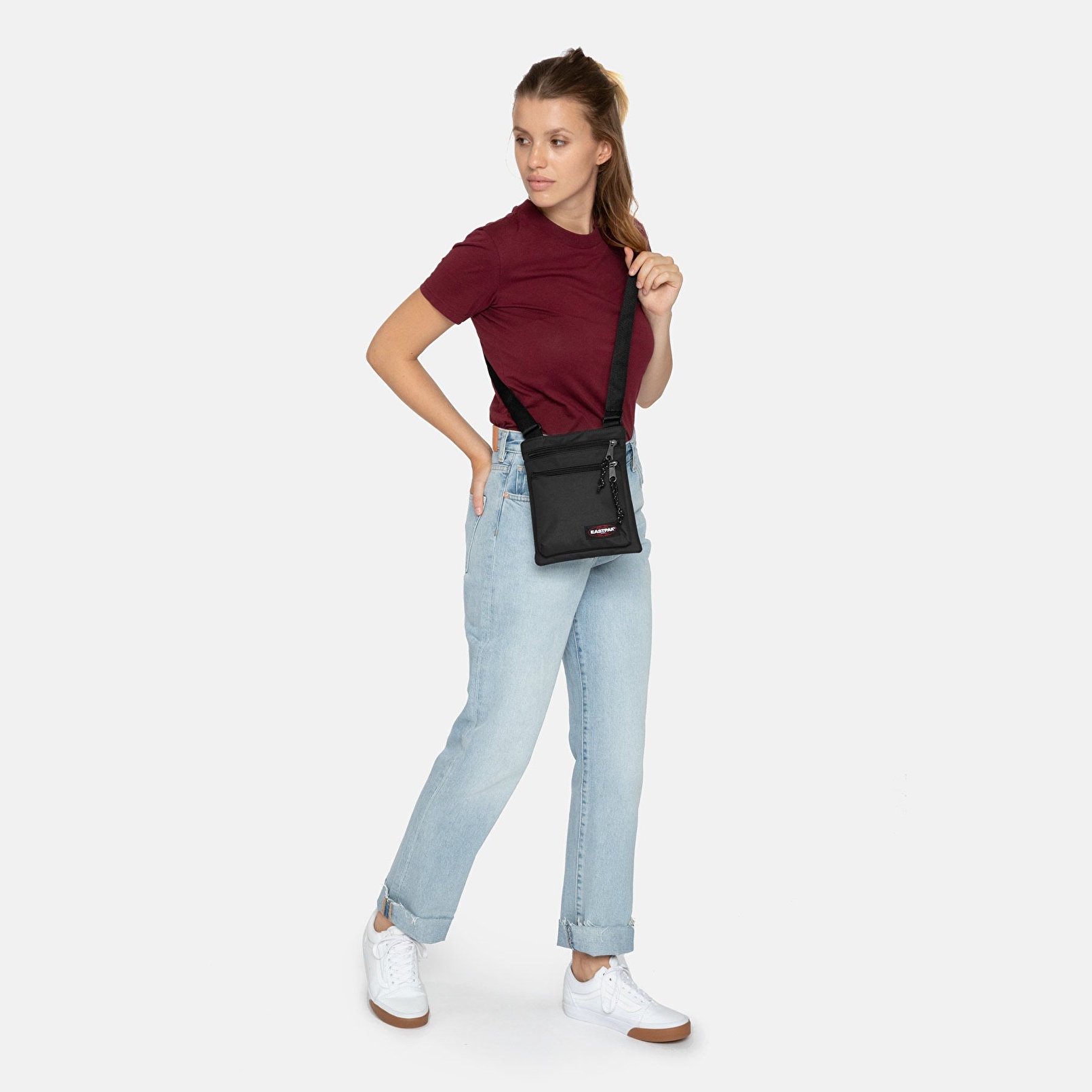 Eastpak RUSHER BLACK OMUZ ÇANTASI