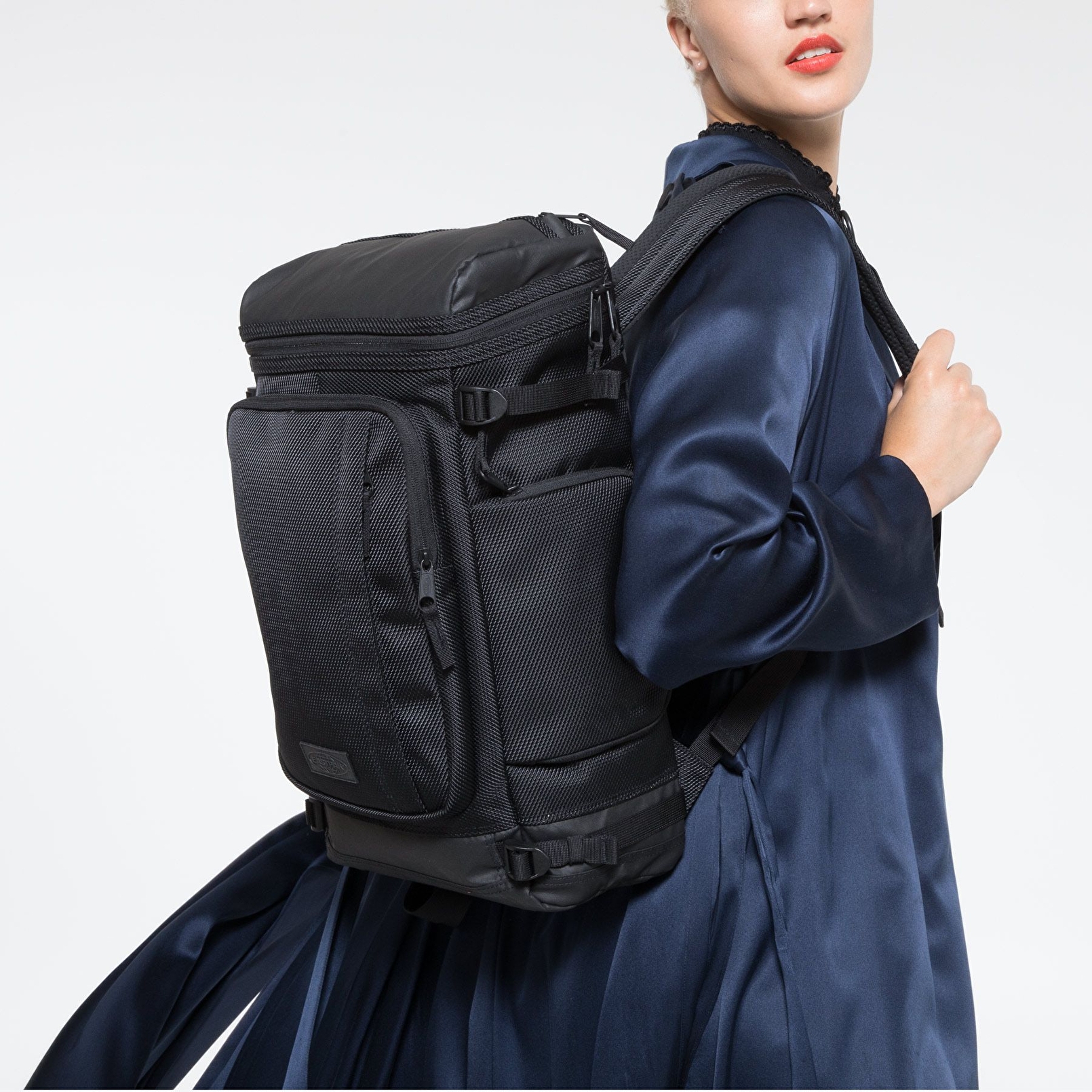 Eastpak TECUM TOP CNNCT COAT SIRT ÇANTASI