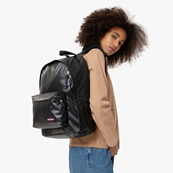 Eastpak OUT OF OFFICE GLOSSY BLACK SIRT ÇANTASI