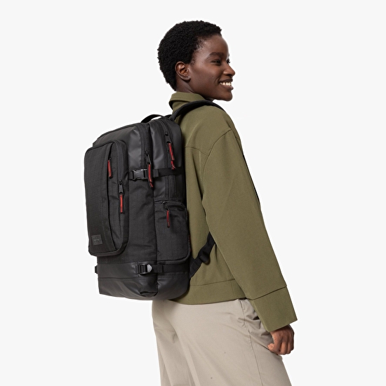 Eastpak TECUM L CNNCT RIP BLACK SIRT ÇANTASI