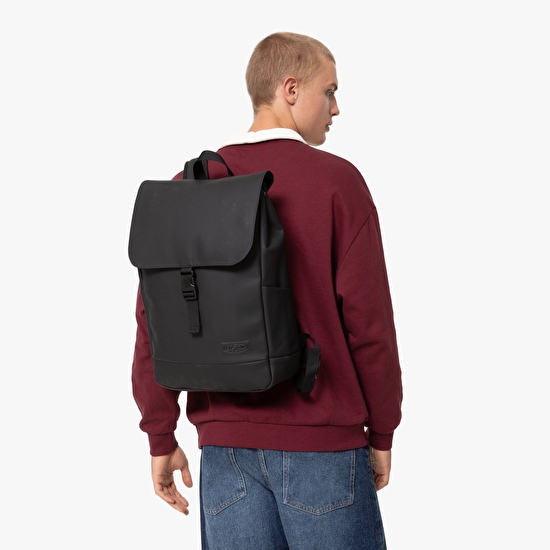 Eastpak YARIN CNNCT F MATTE BLACK SIRT ÇANTASI