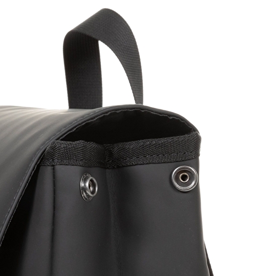 Eastpak YARIN CNNCT F MATTE BLACK SIRT ÇANTASI