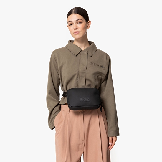 Eastpak ARJAN CNNCT F MATTE BLACK OMUZ ÇANTASI