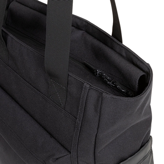 Eastpak ICON TRAVEL TOTE ON BLACK OMUZ ÇANTASI